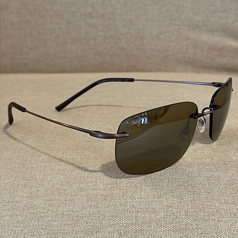 Maui Jim OHAI polarized sunglasses. Like NEW. No scratches. Made in Japan